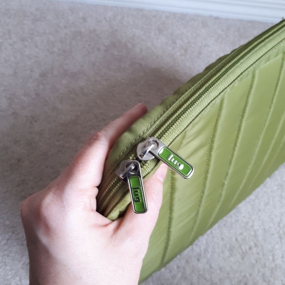 LUG / Padded Quilted Laptop Case with Zipper - Green - Picture 4 of 7